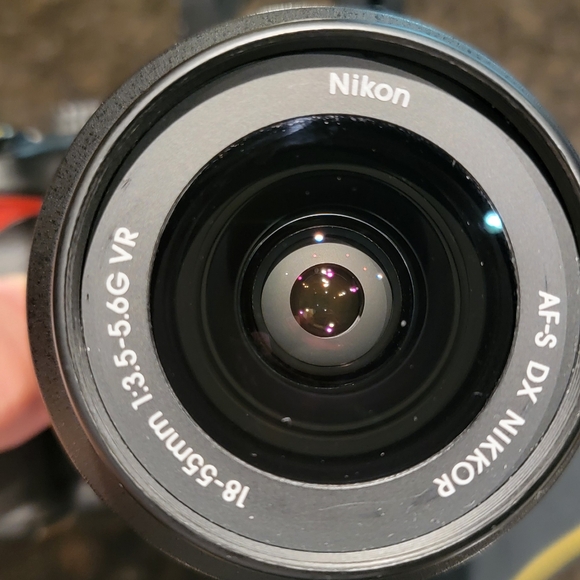 Nikon D5000 AF-S Nikkor 18-55mm Camera